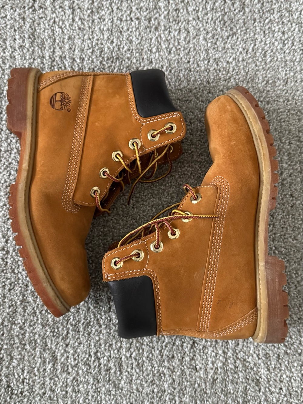 Timberland Women’s 7.5 Wheat/Tan Classic Work Boots with Black Collar